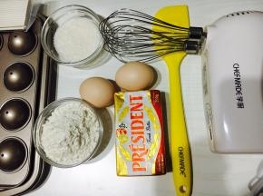 以上适合一份学厨圆形棒棒糖模具的用量!准备好所有食材。