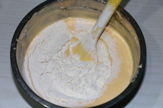 继续打至微微发白，并能划出纹路的状态！