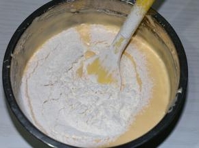 继续打至微微发白，并能划出纹路的状态！