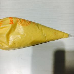 装入一次性裱花袋，