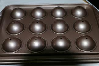 盖上盖！150度，中层.20分钟！「学厨圆形棒棒糖模具，可以盖的很严实，完全不用担心滑盖！」