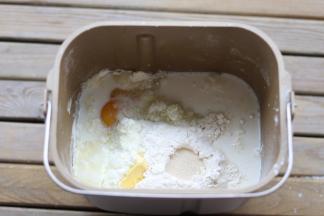 我喜欢把黄油一同放进面包桶。