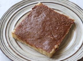 涂抹上甘纳许抹酱盖上另一片面包片即可.