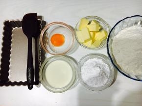 以上食材适合学厨7寸不粘长方形活底派盘一个的用量，把所有食材混合均匀，无干粉状态！