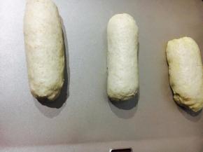 烤箱底部装碗热水，30度发酵40分钟。