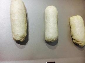 烤箱底部装碗热水，30度发酵40分钟。