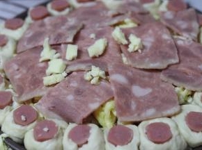 铺上培根，喜欢就多放一些！没有要求！