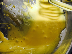 体积打至两倍大，稍微发白