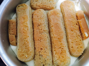 倒入慕斯糊。以此类推。