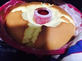 出炉记得倒扣，冷却后脱模。