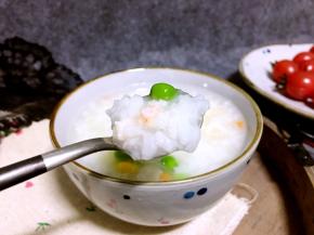 玉米、豌豆和胡萝卜都富含多种维生素，跟磷虾肉搭配起来营养更丰富。