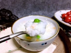 玉米、豌豆和胡萝卜都富含多种维生素，跟磷虾肉搭配起来营养更丰富。