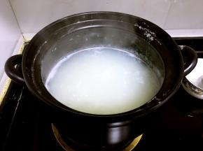 大火烧开转中火煮至粘稠。