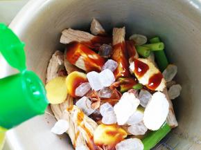 滴几滴柠檬汁（没有料酒代替）