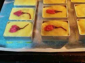 喜欢颜值高的，还可以在上面放朵樱花