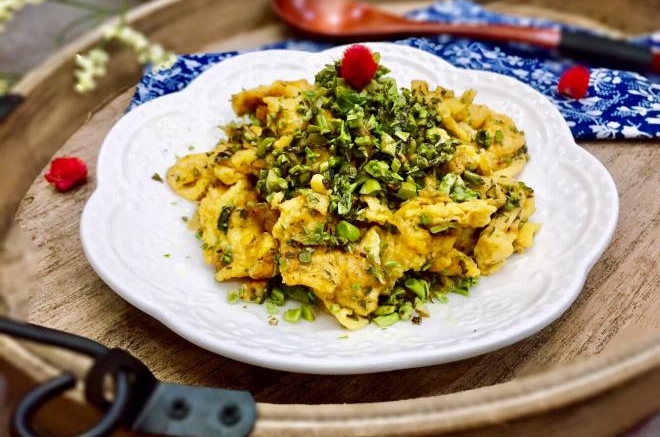 香椿芽炒鸡蛋