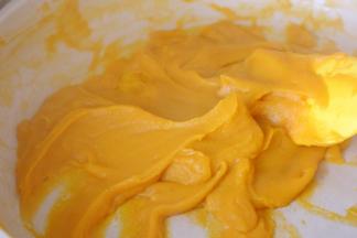 不停的翻拌，直至浓稠即可。盖盖晾凉