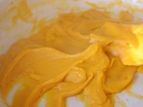 不停的翻拌，直至浓稠即可。盖盖晾凉