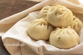 鲜美的荠菜包子，趁热吃，一个接一个停不下来。