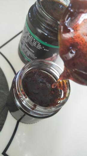 凉后装瓶，能拉丝了。