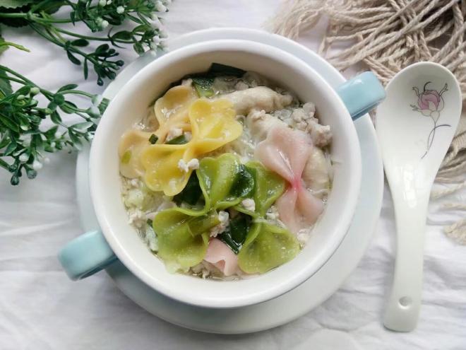 宝宝辅食：杂蔬煮蝴蝶面