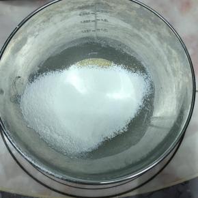 加入到蛋液中。