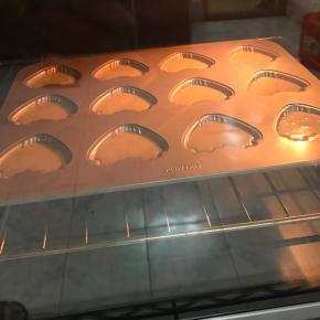 放入预热好165度的烤箱烤20分钟。