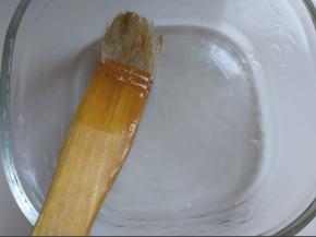 微波炉专用碗四周抹油