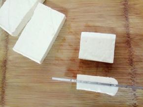 豆腐按图切小块