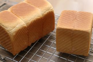 烘烤结束后戴上手套，趁热从模具中倒入网架，必免产生不必要的水份。