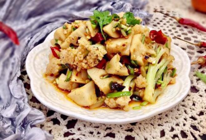 开胃爽口韭菜菜拌花藕