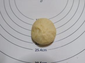 包起来捏紧收口。
