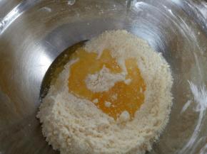 加入玉米油揉成团