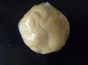 用保鲜膜包住放冰箱冷藏半小时