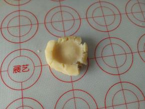 放烤盘上用手指压一下
烤箱预热160度