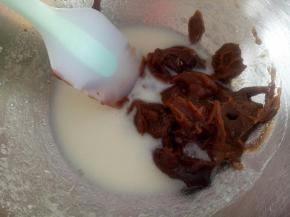 乳化好后加入枣泥