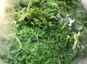 放入开水锅中汆烫一下