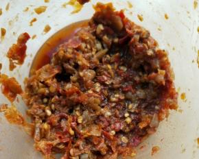 妈妈做的超级辣的剁椒酱。