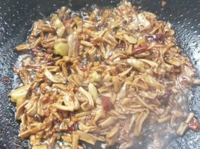 翻炒均匀。