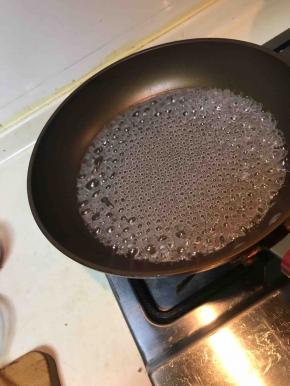 花开成糖水后，调成微火