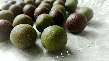 同样等分为3克一个小圆球