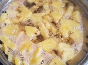 大火烧开后，转小火煮5分钟。