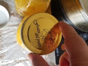 装好后马上扭紧倒扣静置，凉透后放入冰箱冷藏味道更佳。