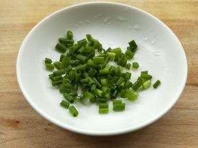 葱花适量。