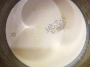 淡奶油加入白糖