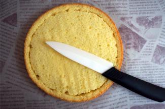 分别切去约1厘米宽的外圆环。