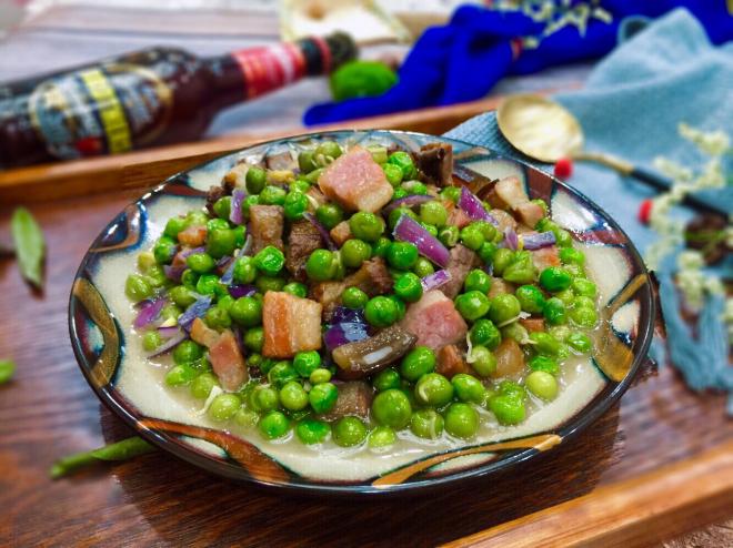 秤砣豌豆炖土猪腊肉