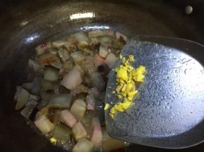 放入老姜