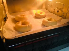 放入已经预热好的烤箱中。时间14到18分钟。具体温度根据自己烤箱调节。观察上色情况即可。