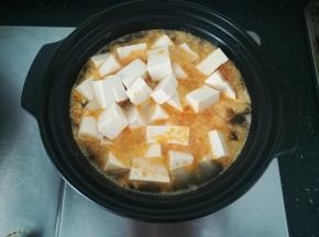 加入适量的清水。